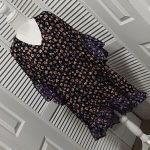 Evans Black with Floral PatternFlowy Top with Flowy Sleeves NWOT